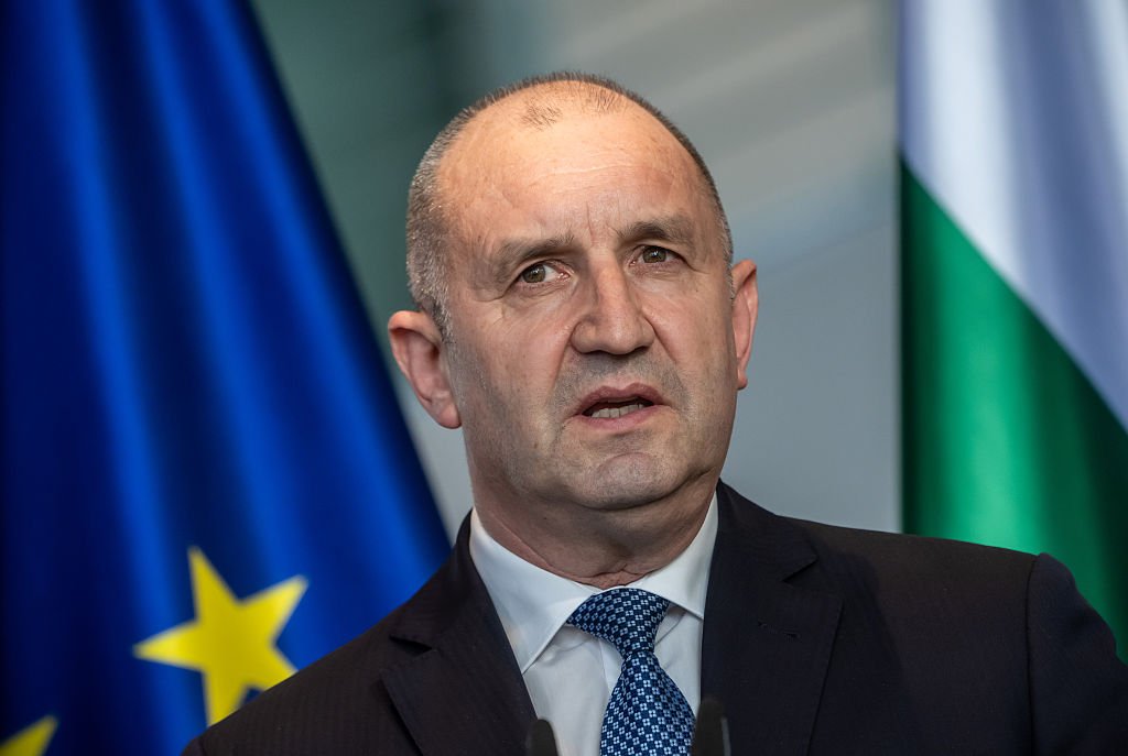 Bulgaria heads for EU deficit procedure months after euro entry Bulgaria heads for EU deficit procedure months after euro entry