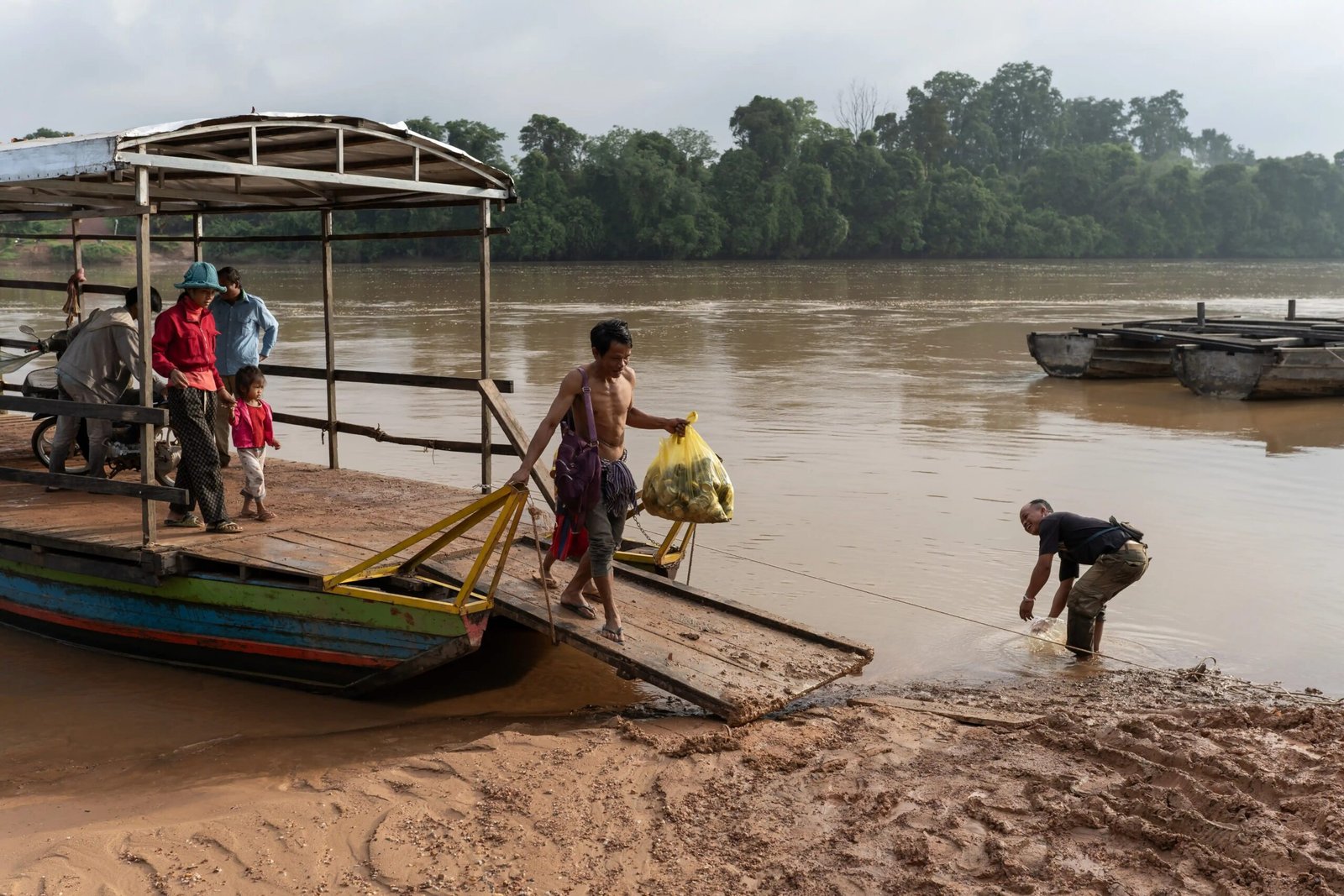 Indigenous Brao residents of Ta Veng district in Ratanakiri told Mongabay that fear of the water pollution persists. Photo by Andy Ball/Mongabay.