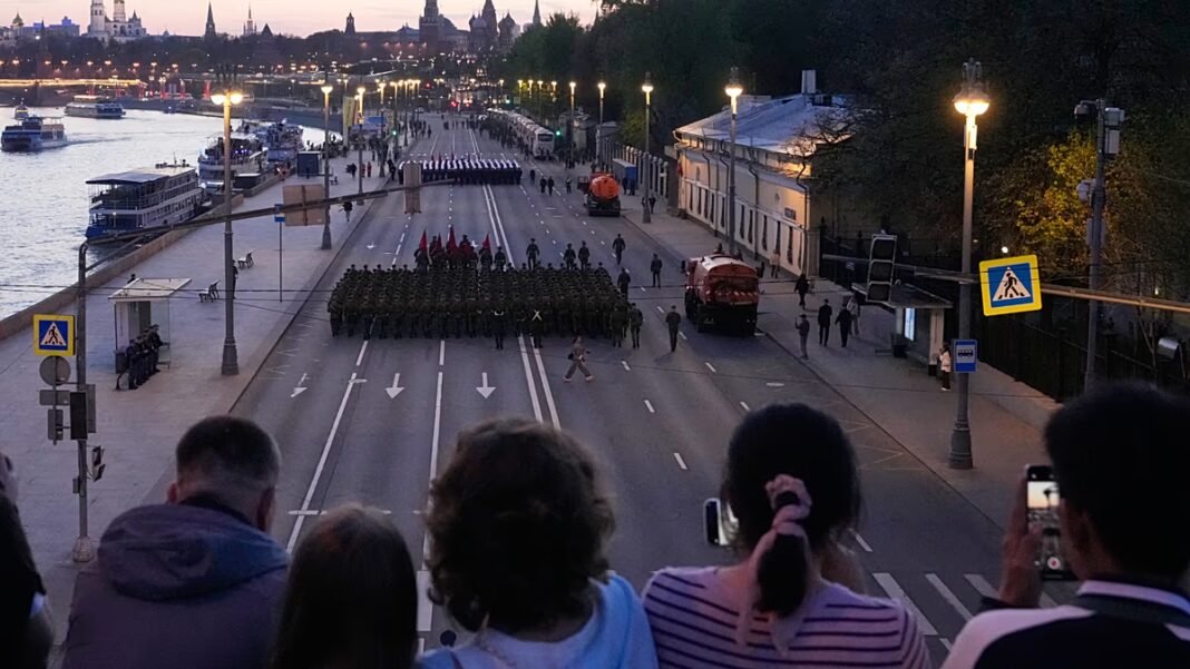 Russian soldiers rehearse Victory Day parade amid fears of Ukrainian