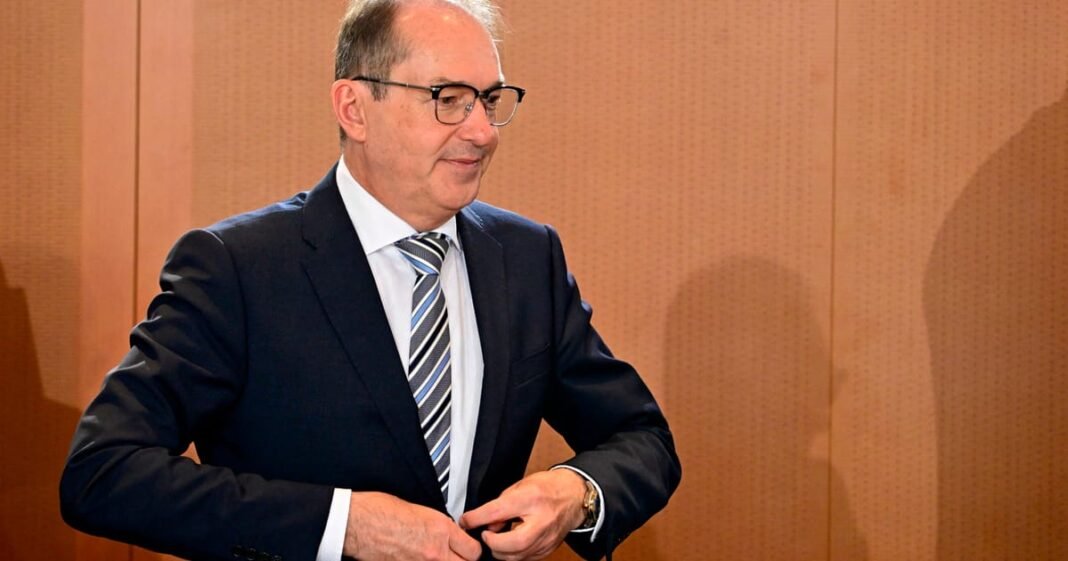 Germany says it won’t drop internal border checks
