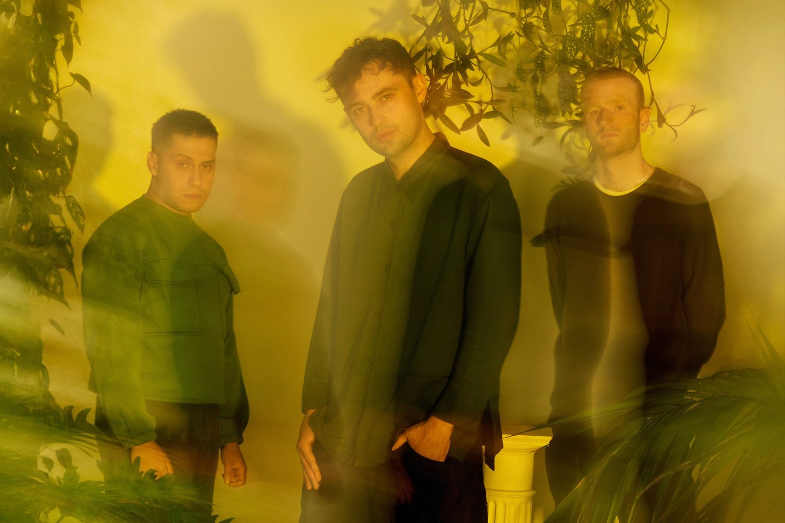 Ebbb’s euphoric synth-pop hits you where it hurts 2 Ebbb (2026), photo by Ed Miles