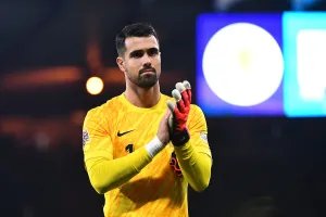 25 Hottest Soccer Stars at the 2026 World Cup: Rodrigo De Paul, Jude Bellingham, Christian Pulisic and More 15 GLASGOW, SCOTLAND - OCTOBER 15: Diogo Costa of Portugal applauds the fans after the UEFA Nations League 2024/25 League A Group A1 match between Scotland and Portugal at on October 15, 2024 in Glasgow, Scotland. (Photo by Euan Cherry/Getty Images)