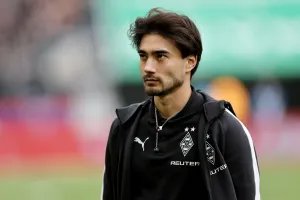 25 Hottest Soccer Stars at the 2026 World Cup: Rodrigo De Paul, Jude Bellingham, Christian Pulisic and More 35 COLOGNE, GERMANY - MARCH 21: Jens Castrop of Borussia Mönchengladbach looks on prior to the Bundesliga match between 1. FC Köln and Borussia Mönchengladbach at RheinEnergieStadion on March 21, 2026 in Cologne, Germany. (Photo by Christof Koepsel/Getty Images)