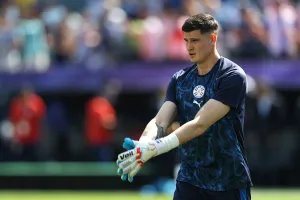 25 Hottest Soccer Stars at the 2026 World Cup: Rodrigo De Paul, Jude Bellingham, Christian Pulisic and More 37 PHILADELPHIA, PENNSYLVANIA - JULY 04: Orlando Gill #12 of Paraguay is seen during the warm up before the FIFA World Cup 2026 Round of 16 match between Paraguay and France at Philadelphia Stadium on July 04, 2026 in Philadelphia, Pennsylvania. (Photo by Buda Mendes/Getty Images)