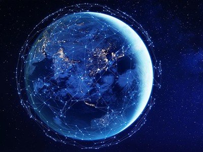 Can giant space mirrors boost green energy on Earth? A start-up aims to find out 1 d41586 026 02218 9 52722774