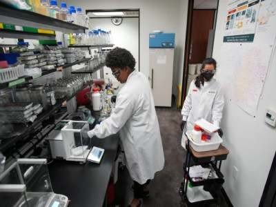 US politicians push agencies to restrict research collaboration with China 1 d41586 026 02226 9 52970948