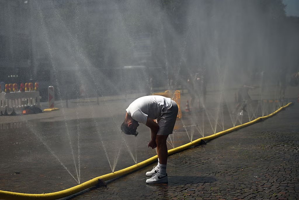 Researchers warn climate change could be making us lonelier 2 GettyImages 2282709817